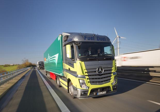 Mercedes Actros Fuel Duel in autostrada
