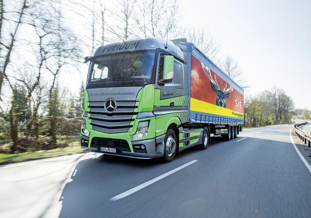 Mercedes Actros Fuel Duel strada extraurbana