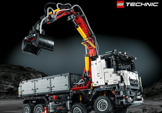 Mercedes-Benz Arocs 3245 ribaltabile LEGO Technic