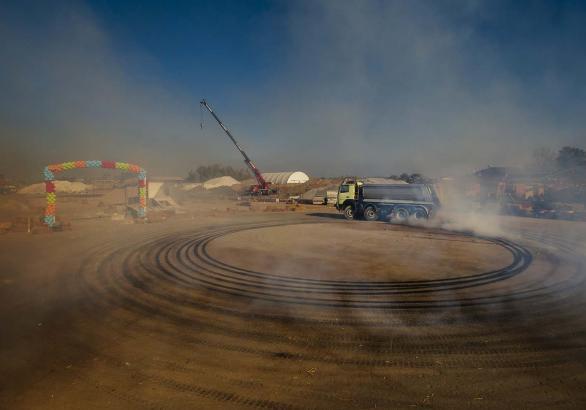 Volvo truck FMX 8x6 radiocomandato rotazioni