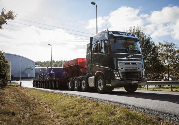 Volvo Trucks cambio I-Shift con primini partenza con 325 tonnellate