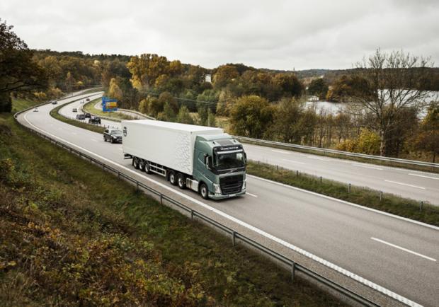 Volvo Trucks, più agilità con sospensioni indipendenti e Dynamic Steering